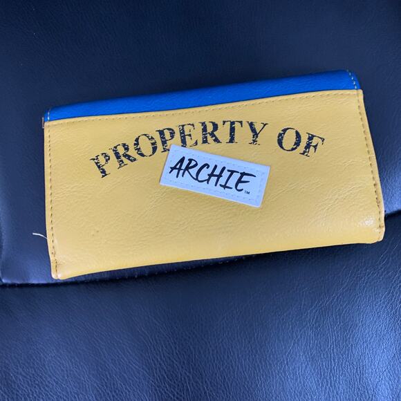 Riverdale Archie Wallet Hot Topic - Picture 4 of 6